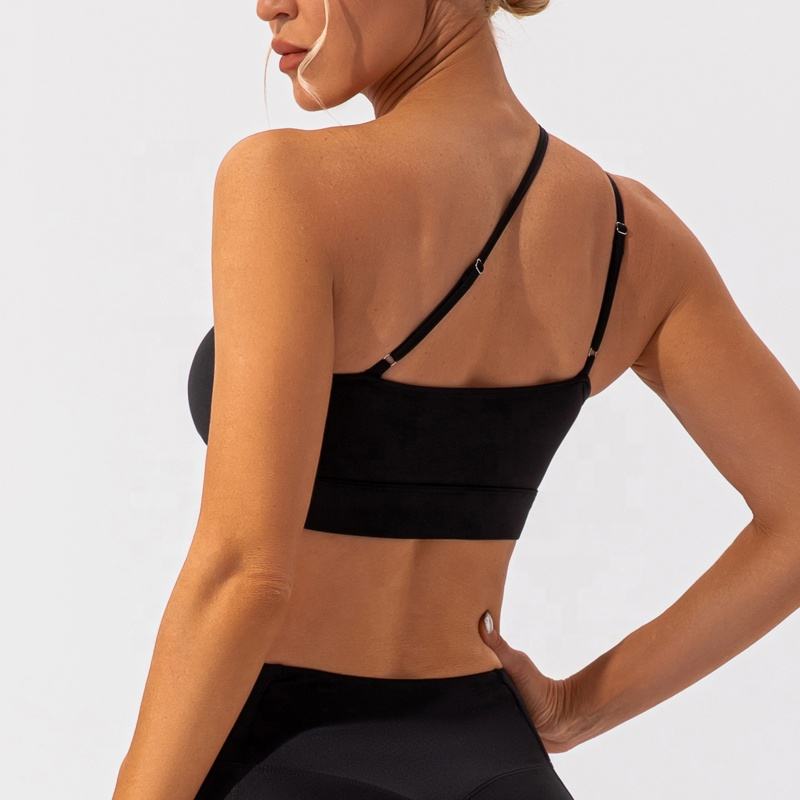 Super Neck Sports Bra in Black